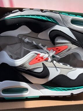 Women’s Nike Air Max Correlate